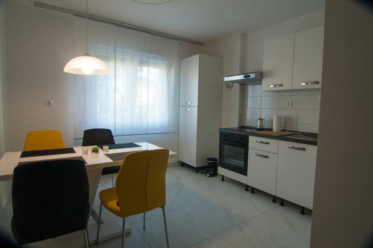 New Renovated Apartment 15 Min From Beach On Foot Pula Exteriör bild