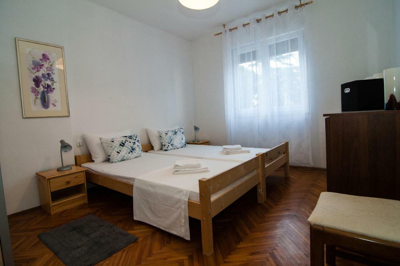 New Renovated Apartment 15 Min From Beach On Foot Pula Exteriör bild