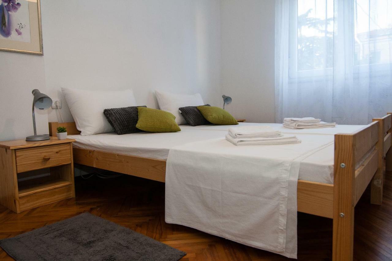 New Renovated Apartment 15 Min From Beach On Foot Pula Exteriör bild