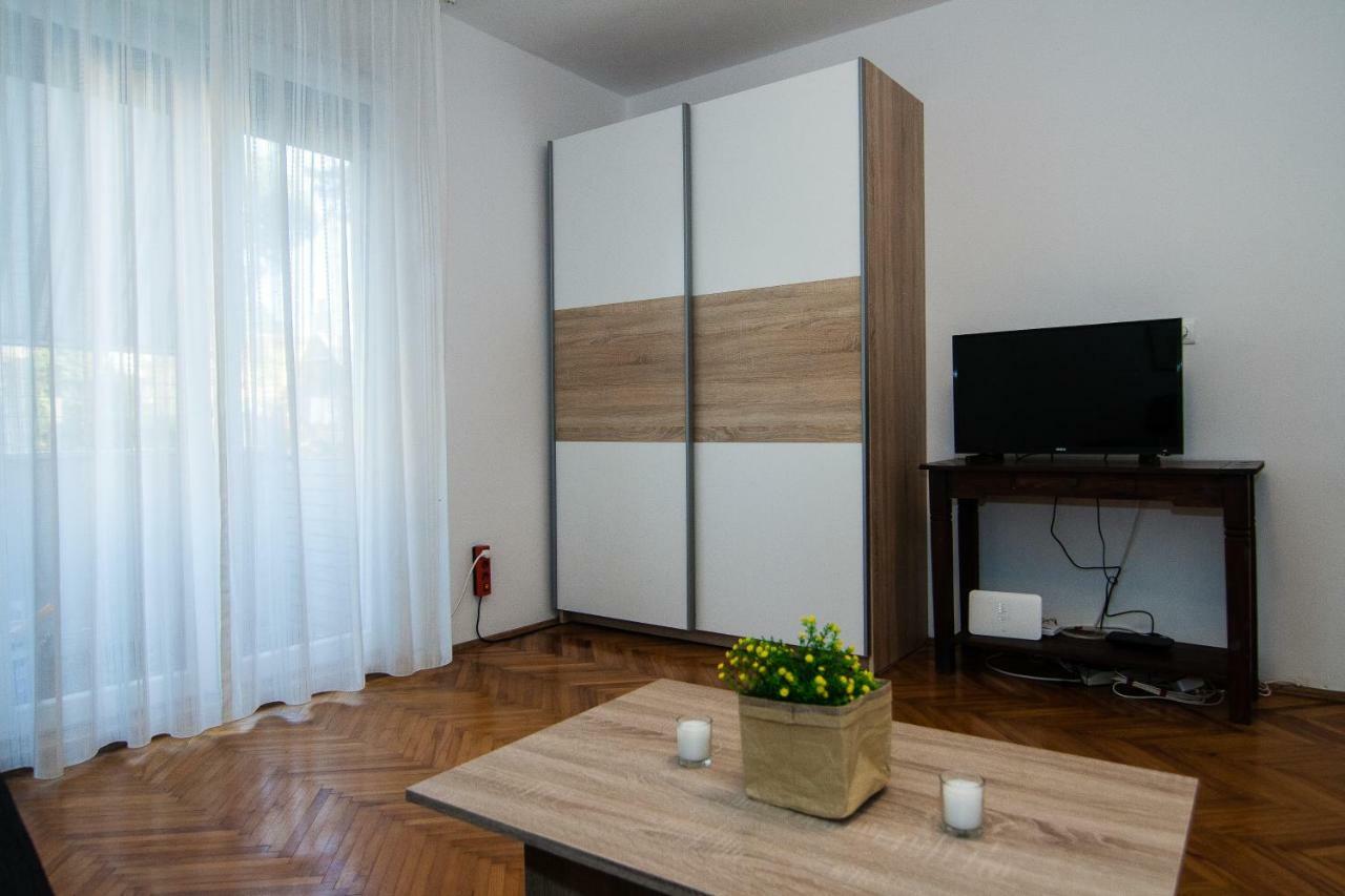 New Renovated Apartment 15 Min From Beach On Foot Pula Exteriör bild