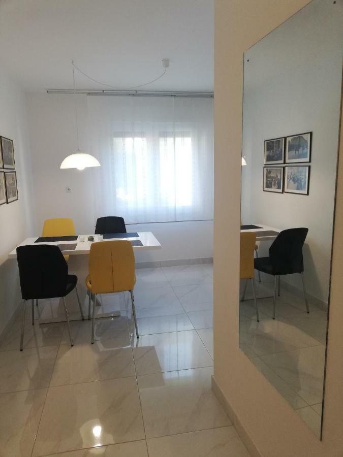 New Renovated Apartment 15 Min From Beach On Foot Pula Exteriör bild
