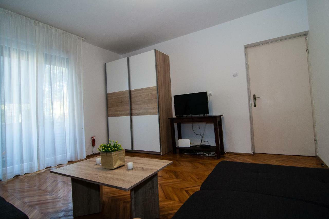 New Renovated Apartment 15 Min From Beach On Foot Pula Exteriör bild