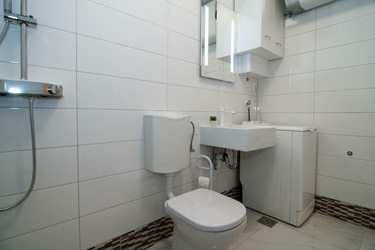 New Renovated Apartment 15 Min From Beach On Foot Pula Exteriör bild