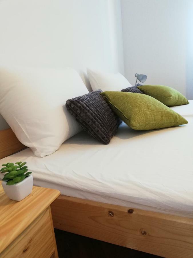 New Renovated Apartment 15 Min From Beach On Foot Pula Exteriör bild