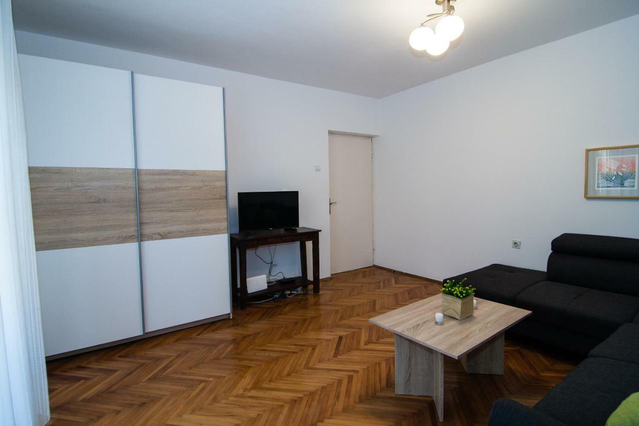 New Renovated Apartment 15 Min From Beach On Foot Pula Exteriör bild